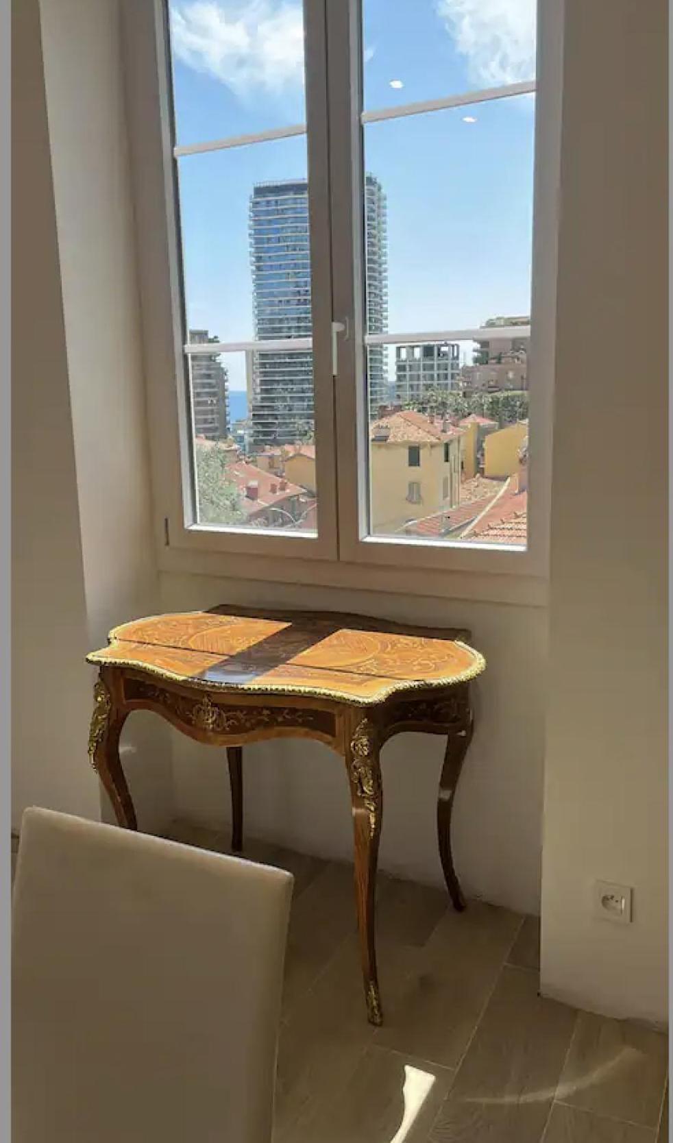 Aux Portes De La Principaute